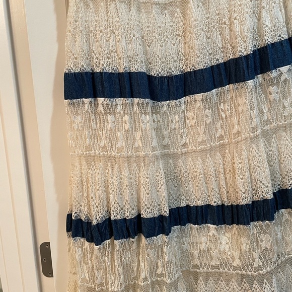 Long denim look ruffle skirt. Beautiful - Picture 7 of 9